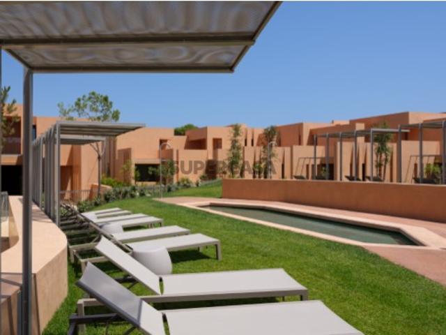 Apartamento T1 com terraço e estacionamento em Palmares