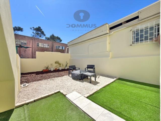 Apartamento T1 com Terraço em Camarate