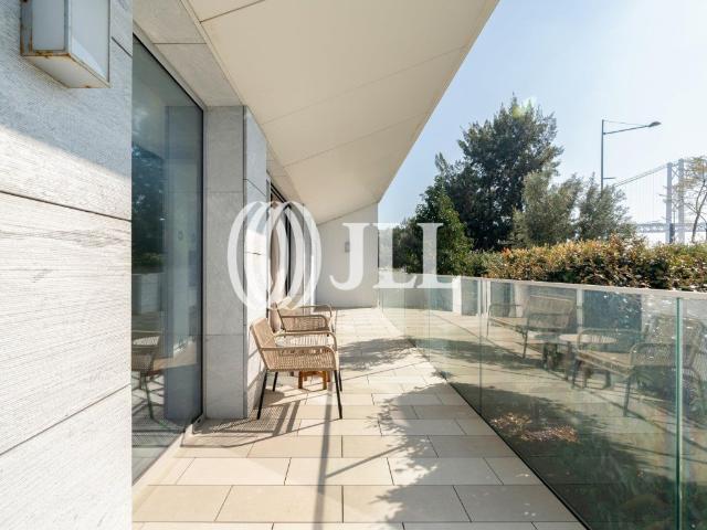 Apartamento T1 com terraço no Hyatt Regency, Junqueira, Lisb. 0m² Alcântara