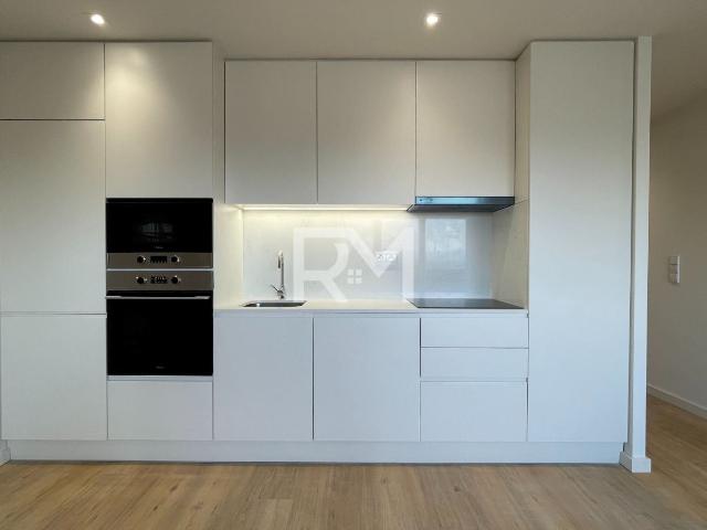 APARTAMENTO T1 COM VARANDA CORUJEIRA