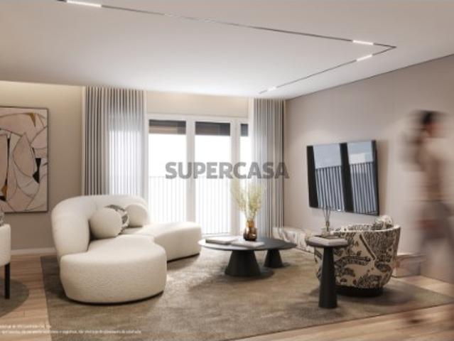 Apartamento T1, com varanda e parqueamento Feijó