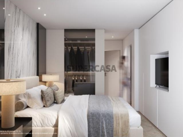 Apartamento T1, com varanda e parqueamento Feijó