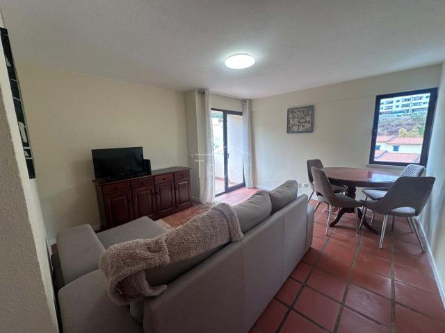 Apartamento T1 com Varanda e Vista para a Montanha