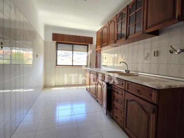 Apartamento T1 com varanda em Cacém