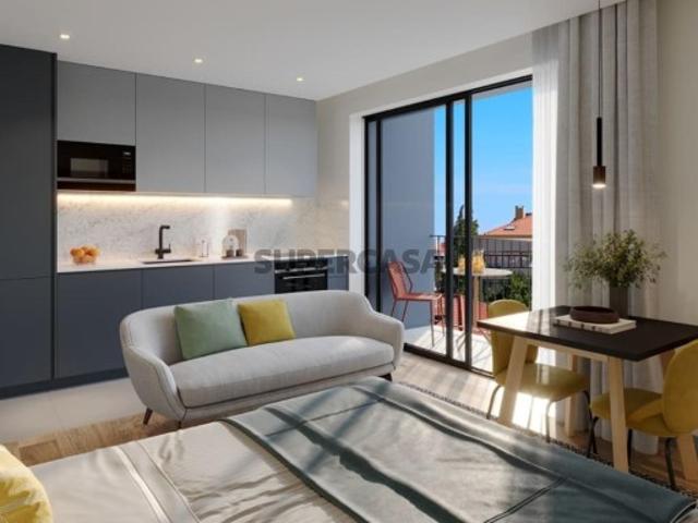 Apartamento T1, com varanda em novo empreendimento em Carcavelos