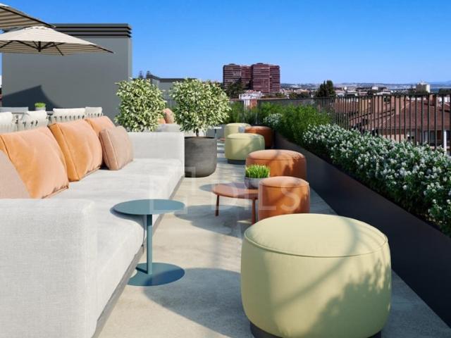 Apartamento T1, com varanda em novo empreendimento em Carcavelos