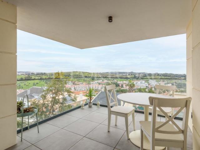Apartamento T1 com Varanda Panorâmica e 2 Lugares de Garagem | Barcarena, Oeiras