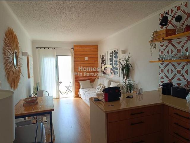 Apartamento T1 com Vista Mar na Primeira Linha da Praia da Nazaré Com Garagem