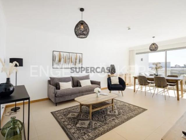 Apartamento T1 com vista mar a 600m da praia