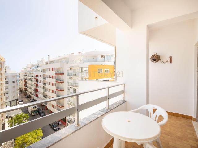 Apartamento T1 com Vista Mar em Armação de Pêra