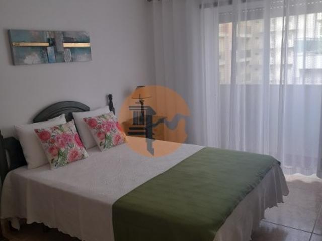 Apartamento T1 com vista mar para arrendamento de Outubro a Maio