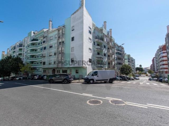 Apartamento T1 de 72 m² na Cavaleira | Espaço, conforto e localização