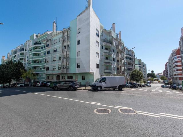 Apartamento T1 de 72 m² na Cavaleira | Espaço, conforto e localização