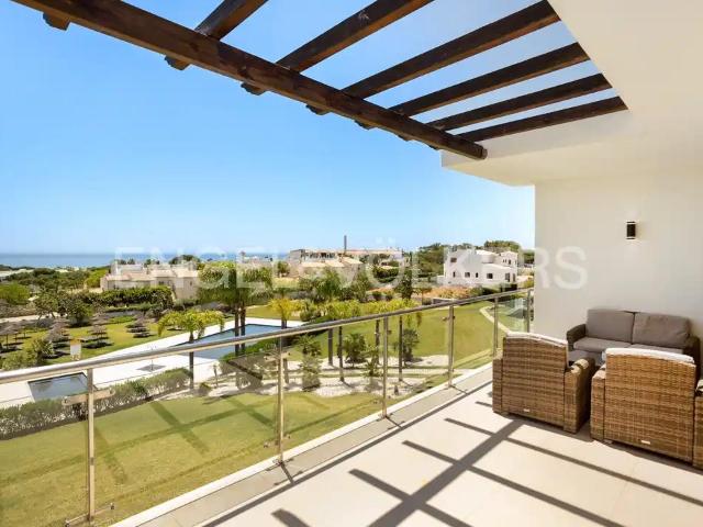 Apartamento T1 de último piso com vista mar a 600m da praia 71m² Albufeira e Olhos de Água