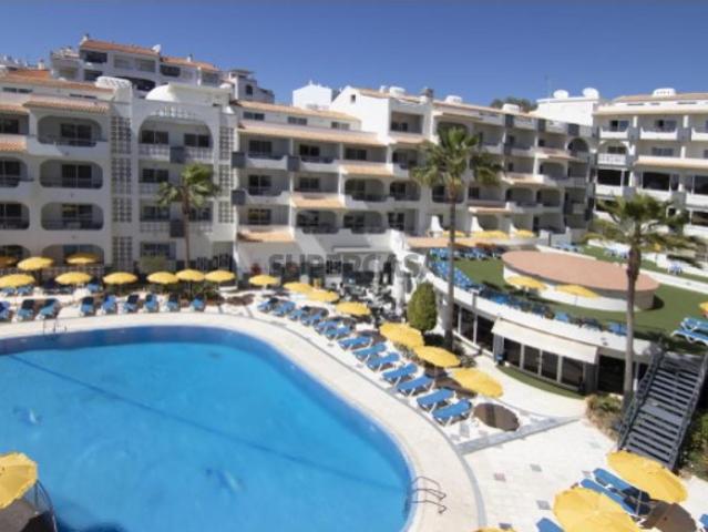 Apartamento T1 de LUXO | com 1 quarto, Varanda Privada, e uma funcional kitchenette equipada | no Luna Miramar Club em Albufeira