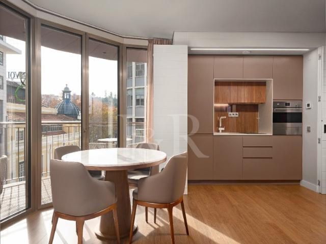 Apartamento T1 de luxo com garagem, junto à Avenida da Liberdade