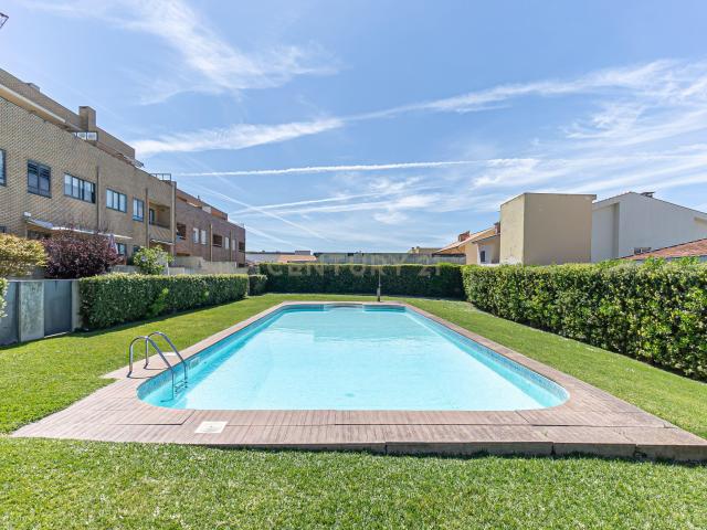 Apartamento T1 de Luxo para Arrendamento – Rua das Algas, a Segundos da Praia