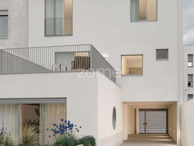 Apartamento T1 Duplex, ao São João Fração F