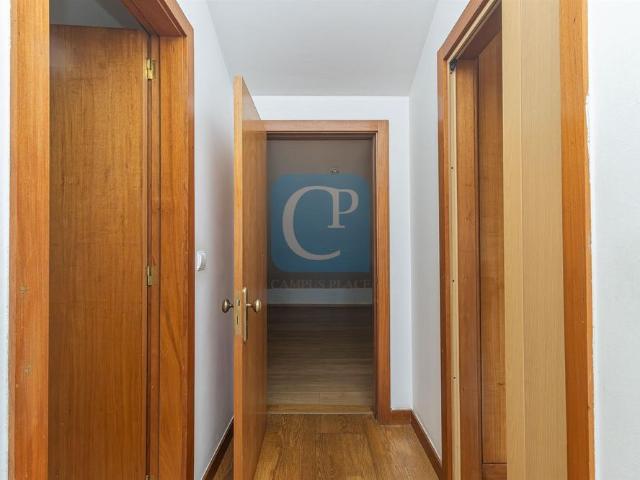 Apartamento T1 Duplex, em frente ao Hospital S. João