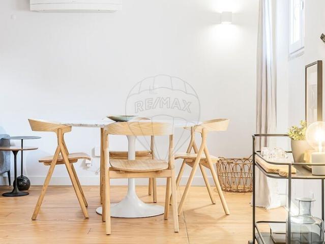 APARTAMENTO T1 DUPLEX TOTALMENTE RENOVADO EXCELENTE LOCA. 58m² Lisboa