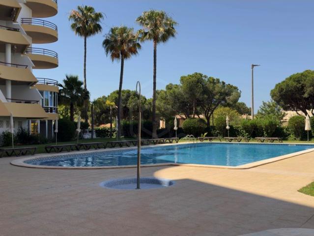 Apartamento T1 Elegância, Luz Natural e Localização Premiu. 75m² Quarteira