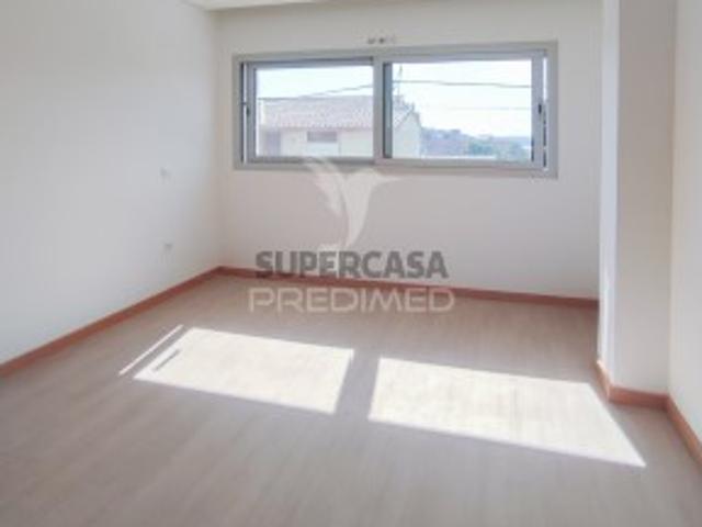 Apartamento T1 em Urgezes