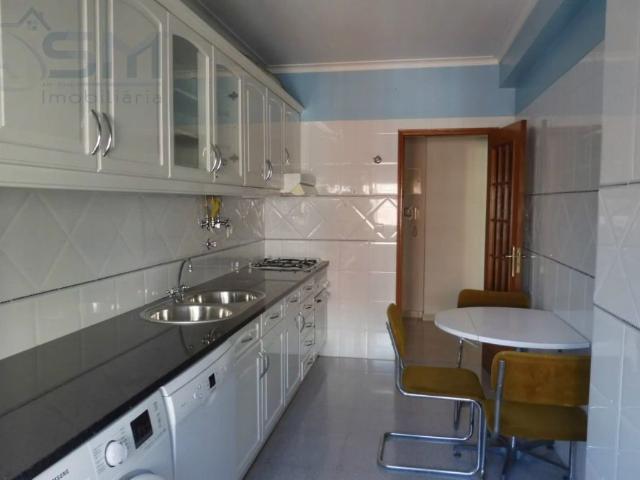 Apartamento T1 em zona central com mobília e cozinha equipada