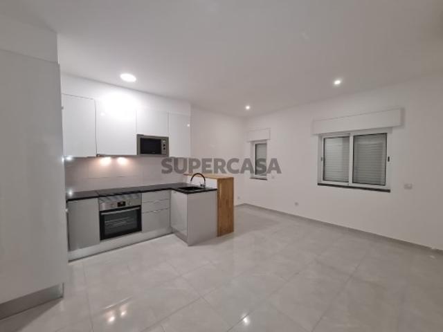 Apartamento T1 em zona central de Quarteira, Algarve