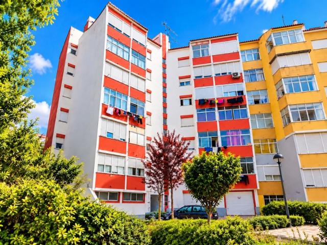 Apartamento T1 em Agualva Cacém com elevador e 2 varandas
