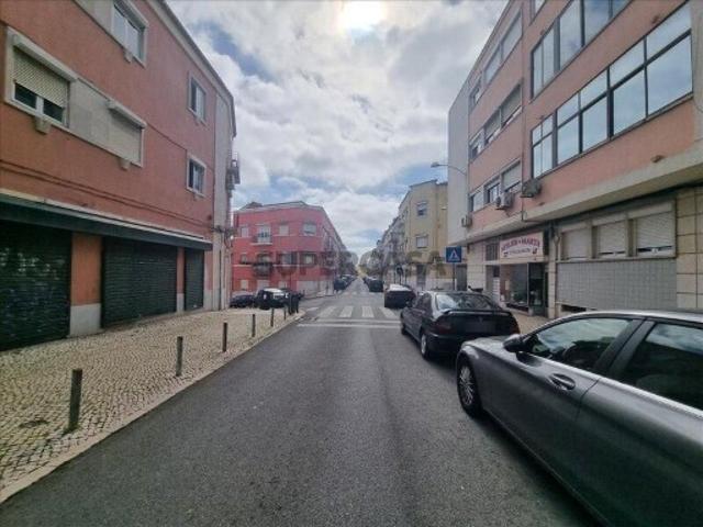 Apartamento T1 em Beato