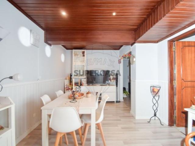 Apartamento T1 em Belas