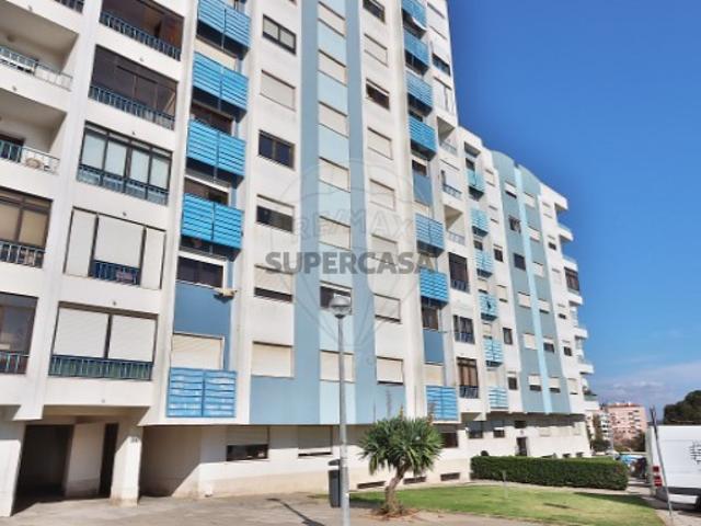 Apartamento T1 em Cacém e São Marcos