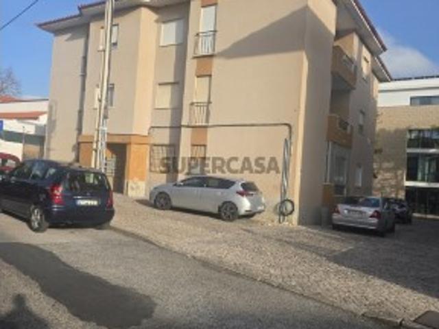 Apartamento T1 em Carcavelos e Parede