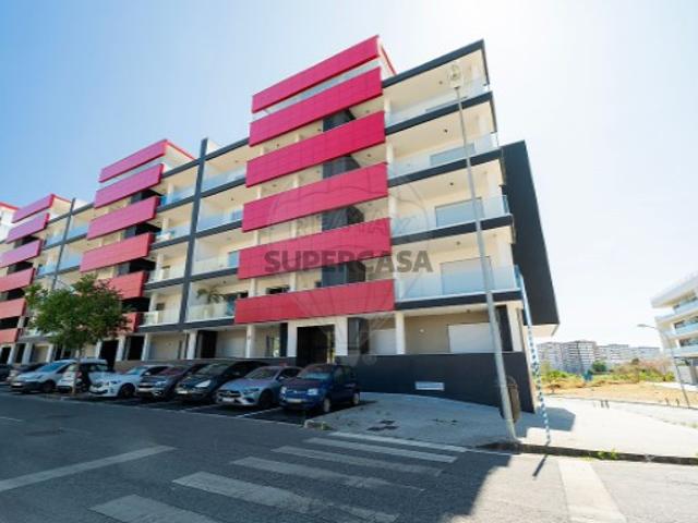 Apartamento T1 em Carnaxide e Queijas
