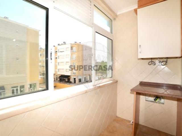 Apartamento T1 em Carregado e Cadafais