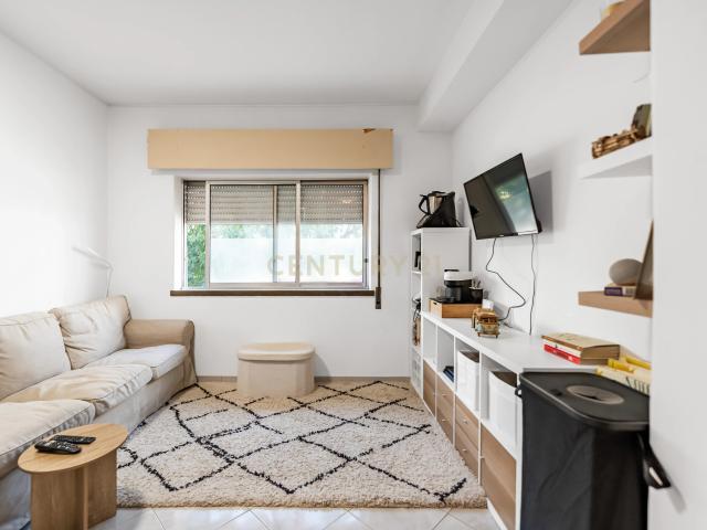 Apartamento T1 em Corroios, Seixal Oportunidade Única!