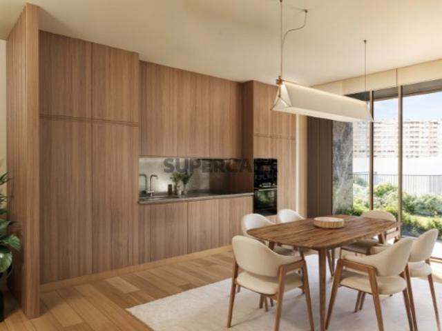 Apartamento T1 em Empreendimento de Arquitetura Sofisticada em Matosinhos, Porto