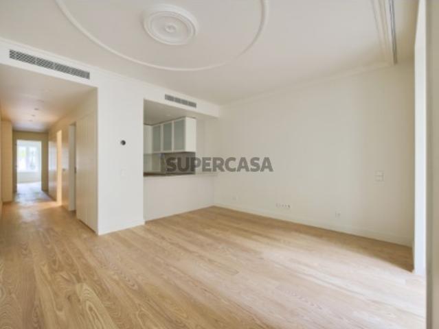 APARTAMENTO T1 EM EMPREENDIMENTO DE LUXO COM LOCALIZAÇÃO DE PRESTÍGIO EM LISBOA