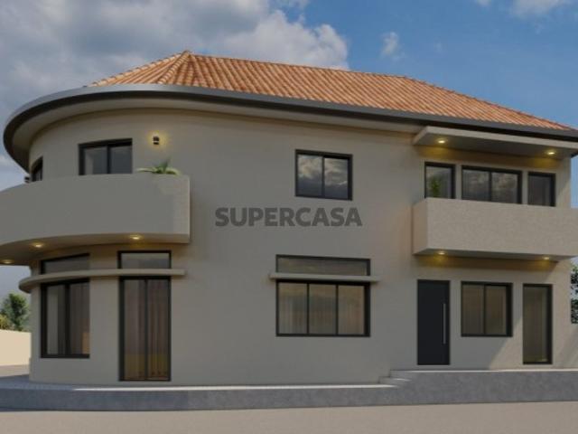 Apartamento T1 em Escapães