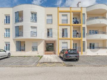 Apartamento T1, em excelente estado de conservação, com 86 m. 85m² da Lourinhã e Atalaia