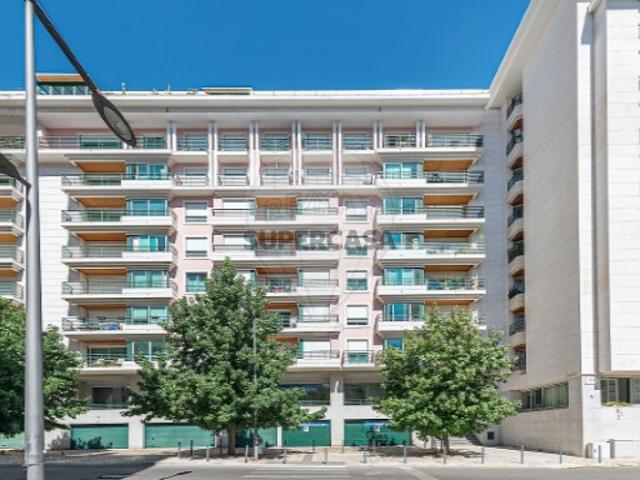 Apartamento T1 em Lumiar