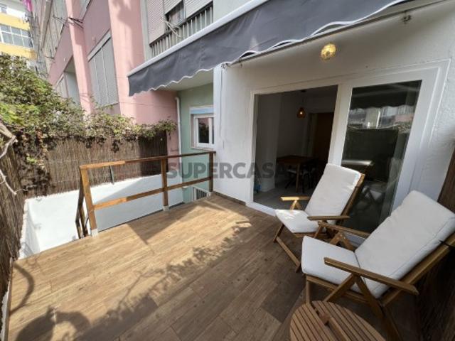 Apartamento T1 em Mina de Água