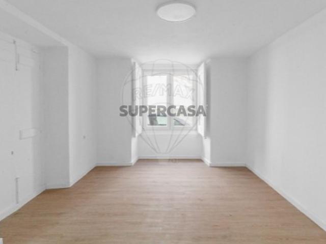 Apartamento T1 em Misericórdia