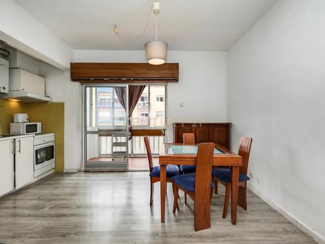 Apartamento T1 em Monte Abraão, Queluz Oportunidade Única!