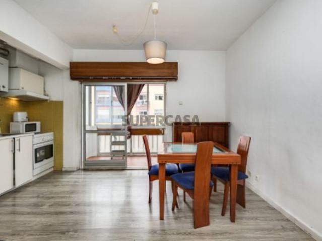 Apartamento T1 em Monte Abraão, Queluz Oportunidade Única!
