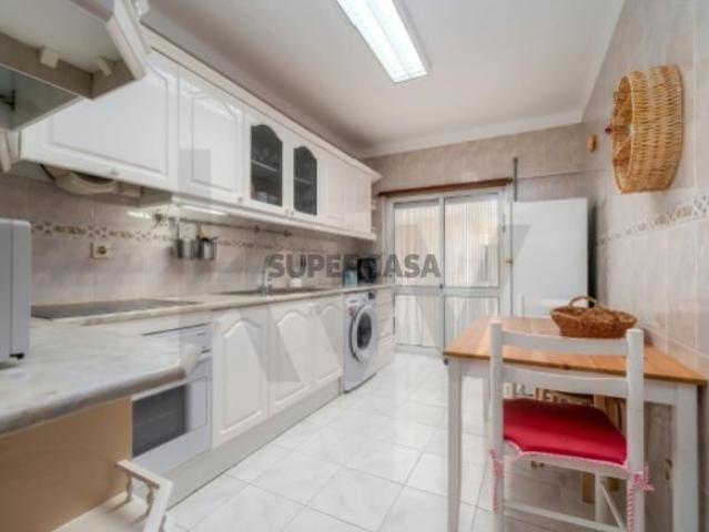 Apartamento T1, em Monte Gordo, em muito bom estado de conservação, perto da praia