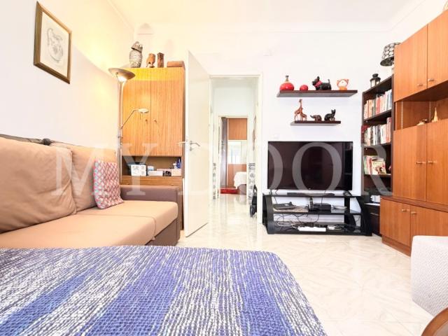 Apartamento T1 em Moscavide 1º andar c/ Pequeno Espaço Exterior