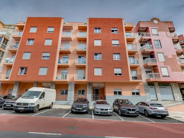 Apartamento T1, em Ouressa Mem Martins