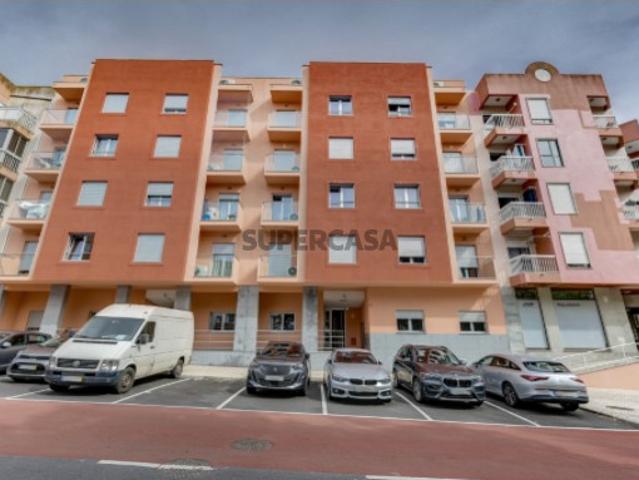 Apartamento T1, em Ouressa Mem Martins