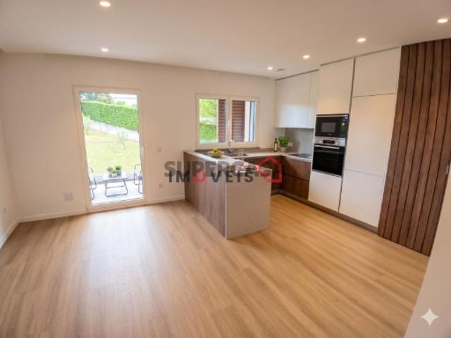 Apartamento T1 em Parceiros e Azoia